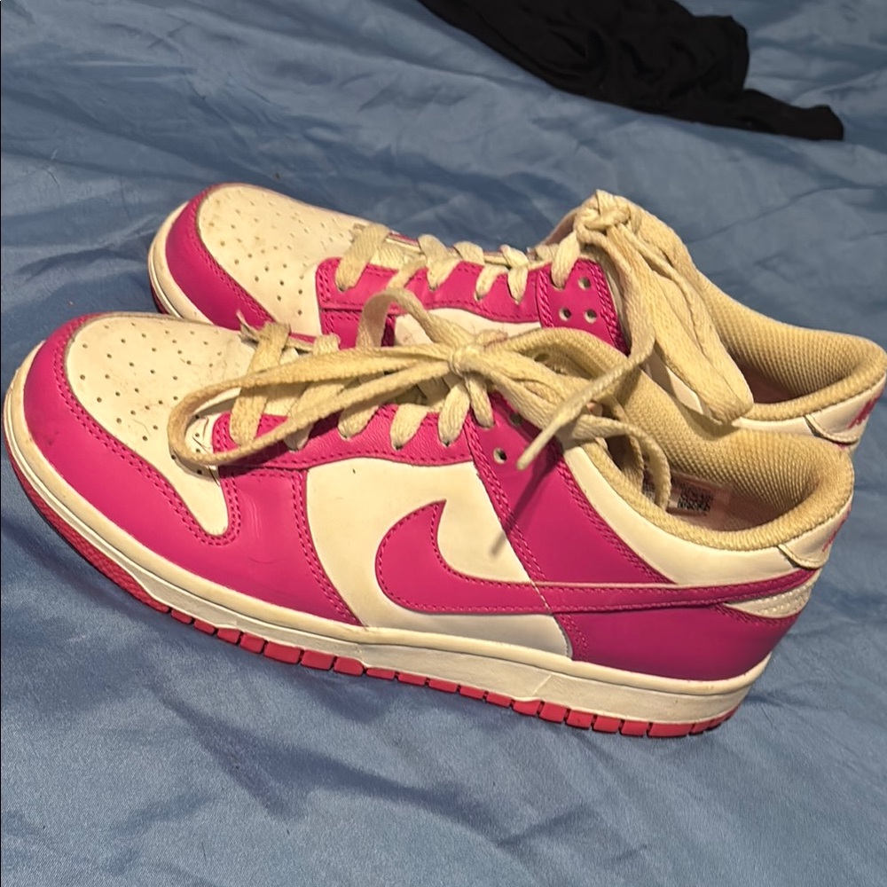 Nike Pink and White Sneakers Vibrant Design